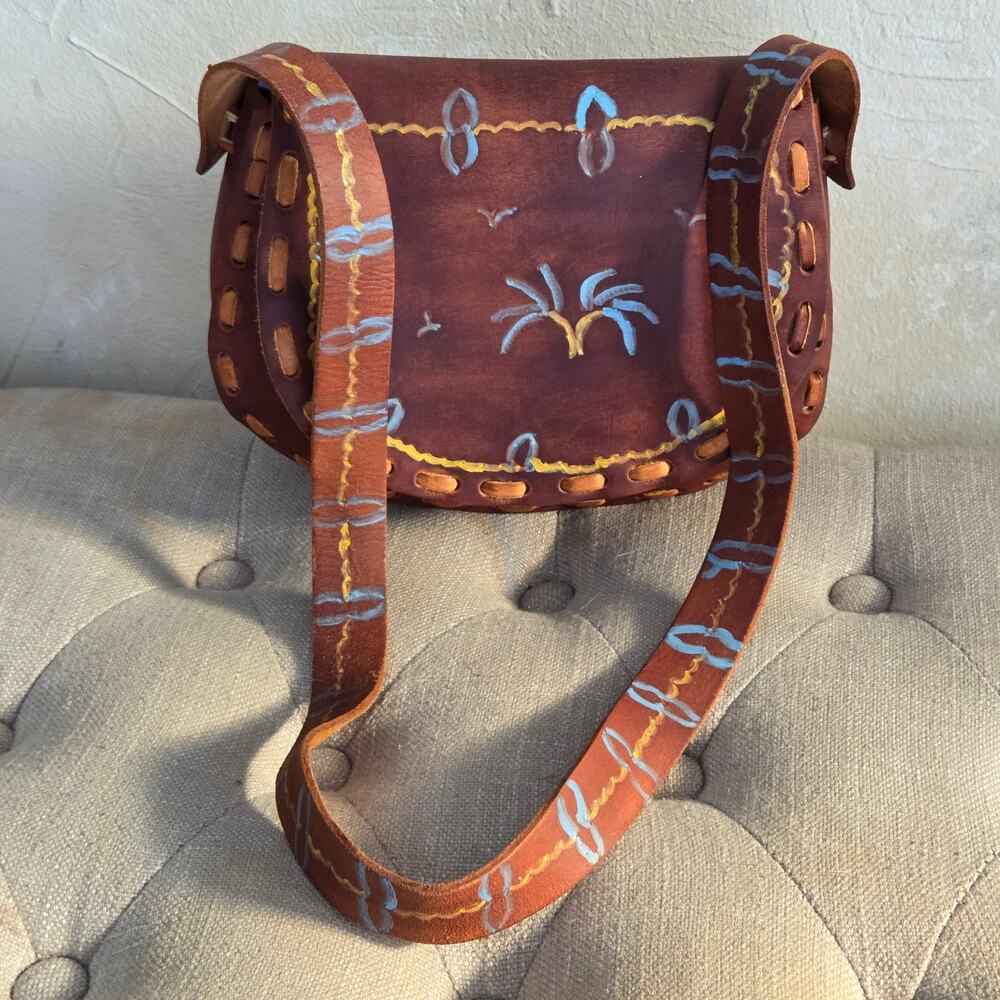VTG 70s Hand Tooled Painted 100% Leather Saddle Bag Shoulder Purse Boho Hippie - Picture 5 of 14